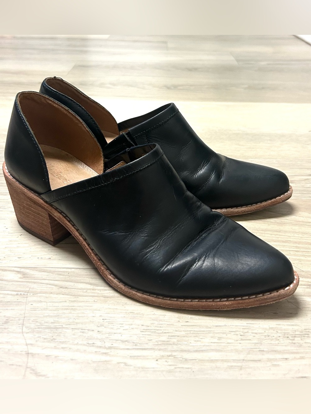 Madewell The Brady Lowcut Bootie Shoe Black Leather Womens Size 8 Pointed Toe - Picture 3 of 13